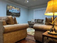 5 bedroom, 3 bath, beautiful hickory kitchen, large living space, sleeps 14 - Homestays