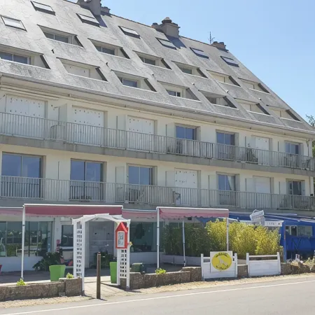 Beautiful duplex with sea view balcony at Le Cabellou in Concarneau
