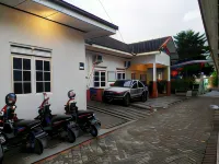 Banana Homestay Prawirodirjan - parkir