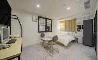 Sacheon Hotel Amber - 2 ดาว