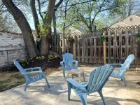 King Bed and 2 Full Baths, Fully Fenced Yard and Close to Highway Hotels near Cleveland Hopkins International Airport