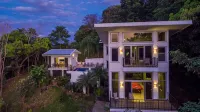 Luxury Villa, 4 King Beds, Ocean View, Private Pool Game Room Fully A/C