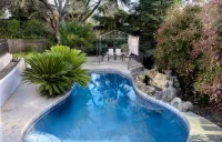 Beautiful, central located with pool and fire pit! - พร้อมWifi