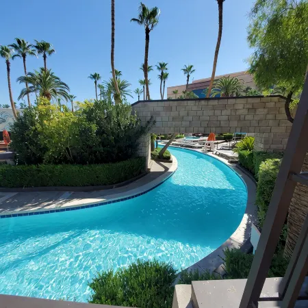 Amazing! Strip View-Balcony Signature MGM 1Bdrm 2Bath Free Valet! No Resort Fees