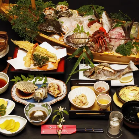 A Minshuku Guest House Proud of Its Cooking - Iheya-Sou