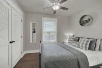 Charming Cottage-3 Mins to Downtown-Pet Friendly! - 3-Star
