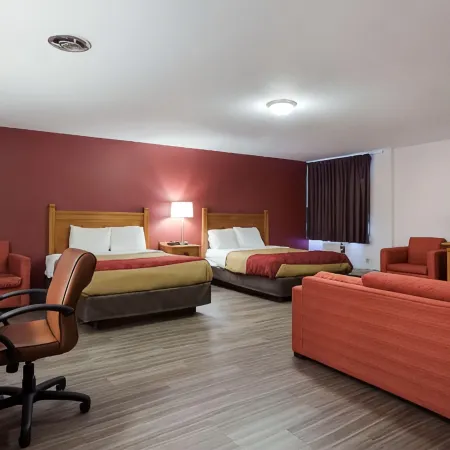Econo Lodge Inn & Suites