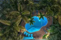 4/4 Home w/ Pool & Hot Tub – Steps from the Beach! - Pools