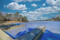 NEW Spacious Lake Oconee Townhome! Stunning views & 100's feet of waterfront! - 4성급