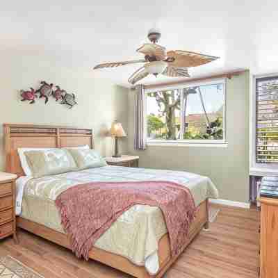 Iconic Turtle Bay- Full Kitchen, 2 Full Baths - Rated 9.6 of 10 - Walk to Beach! Rooms