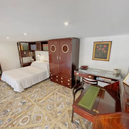 Coco's Apartments - de Vivo Realty
