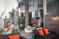 Grafit Hotel - Park Yeri