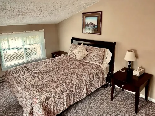2-bedroom apartment just a short walk from the Saint Lawrence River. - Wifi
