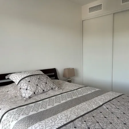 20 mns from beaches and center of St Raphaël.2 50m2 type with nice terrace.