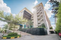 Hotel Luwansa Palangkaraya - parking