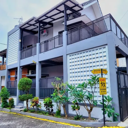 Adyvan Villa