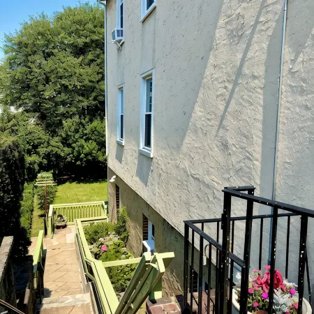 1-Bedroom Garden Apartment