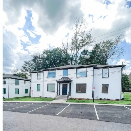 Delightful 2 BR Condo Downtown Homewood