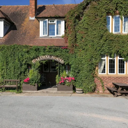 Halfway House Inn Country Lodge
