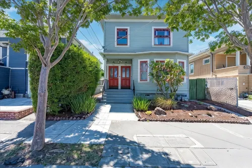 Charming top floor duplex with garden-patio. - Condos
