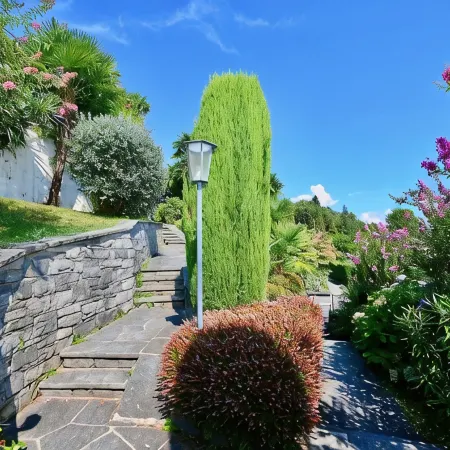 Magnificent villa with indoor pool and prime lake view location