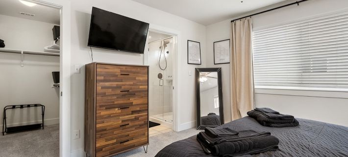 Charming 3-bedroom Townhome conveniently located in Georgetown Hotels in Georgetown