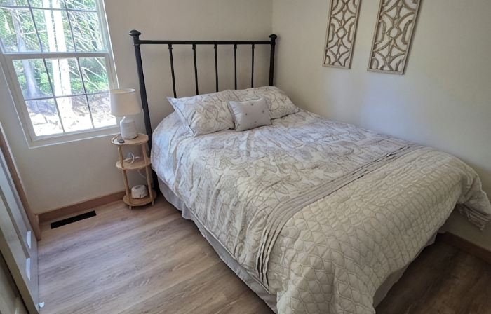 The Lily Pad: Newly Renovated, Lakefront Retreat on Shawano Lake, Sleeps 6