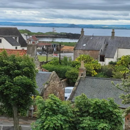 Elie - well appointed flat