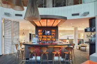 Holiday Inn Vilnius Center by IHG - bar