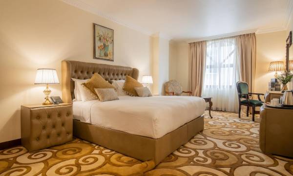 The Grand Palace Hotel