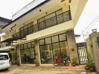 El Renzo Hotel Tagaytay - ที่มีบาร์