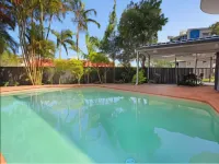 Bayview Harbourview Apartments - Pools