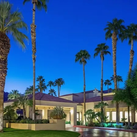 Courtyard Palm Springs