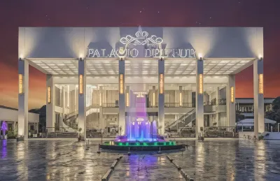 Marcian Garden Hotel Hotele w: 