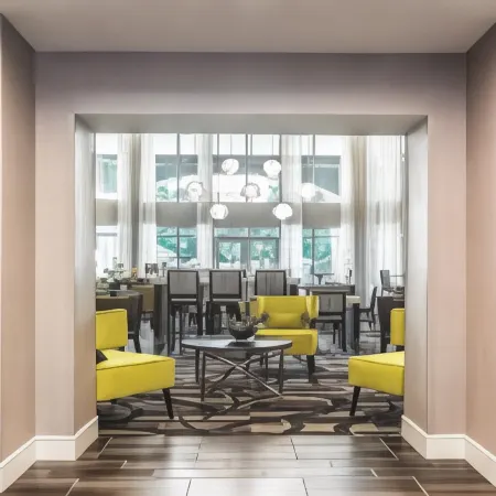 La Quinta Inn & Suites by Wyndham Atlanta Perimeter Medical