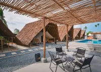 Trikora Beach Glamping - Bãi biển