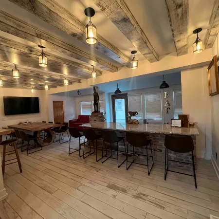 Stylish Stay Near CWS, Zoo & Downtown Fun