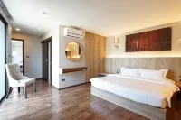 The  28th  Hotel