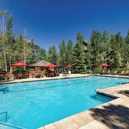 True Ski in Ski Out Located In Arrowhead village. 3 Bed / 3 Bath Unit