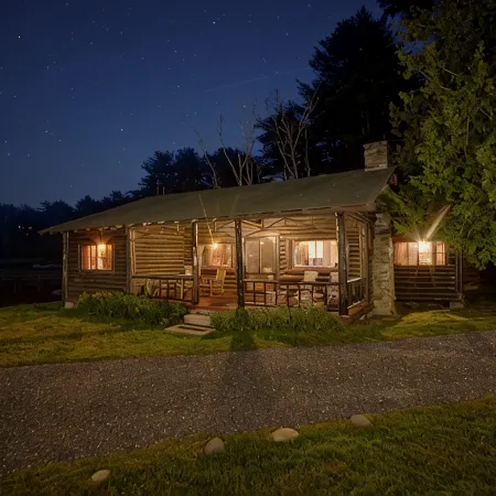 Authentic Log Cabin on Damariscotta River W/ Dock and Moorings Ξενοδοχεία στην πόλη Boothbay