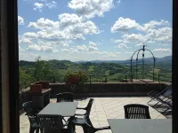 Spacious House Between Siena e Firenze with Private Swimming Pool, A/C and Wi-Fi