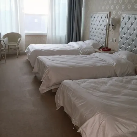 Xinyang Yuebanwan Holiday Theme Hotel
