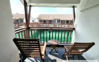 Alpine LXPD Water Chalet - 2-Star