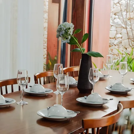 Truong Phu House - Hotel & Apartment Отели рядом с достопримечательностью «Храм Миеу»