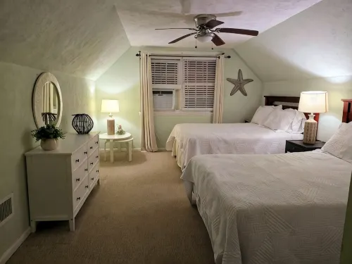 Beach Getaway Just Refreshed, Sleeps 8 <4 br> EV level 2 charging- views - Beach