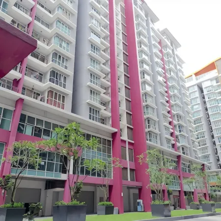 Ara Damansara Pacific Place by BeeStay Отели рядом с достопримечательностью «Торговый центр Evolve Concept Mall»