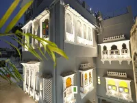 3 Raahi - Hostels