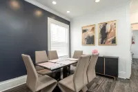 3 miles to B Ball, 5 min walk to Downtown! Stocked Kitchen, AC, WiFi, W/D - Wifi
