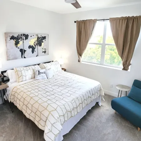 Brand New Home☆ Treetop Sunsets~ Private Pool~Group Trip!
