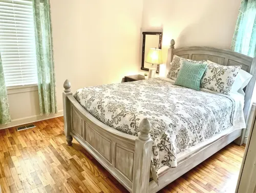Bison Hall 4, No Cleaning Fee, Near Court Square